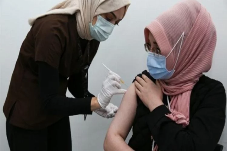 BionTech aşısı, Türkiye'de bugün ilk kez kullanıldı