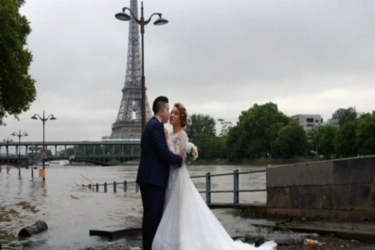 Fransa'da belediyedeki nikahlarda yabancı ülke bayraklarına yasak