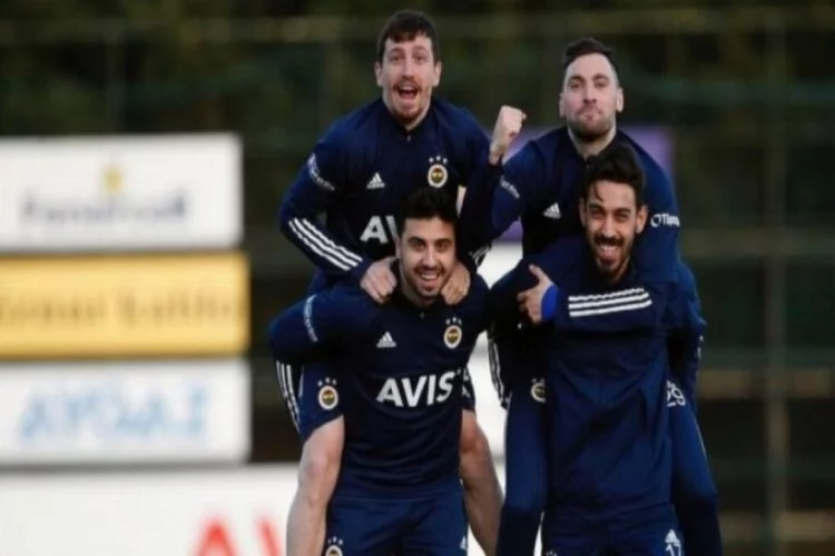 Fenerbahçe'de Gökhan Gönül, Perotti ve Özil gelişmesi