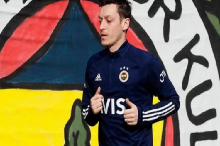 Mesut Özil'den paylaşım! Emre Belözoğlu...