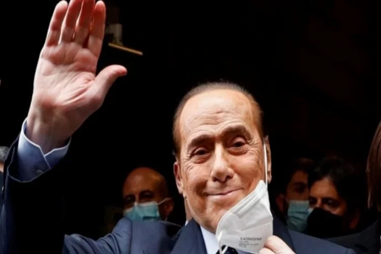 İtalya'nın eski başbakanı Berlusconi yine hastaneye kaldırıldı