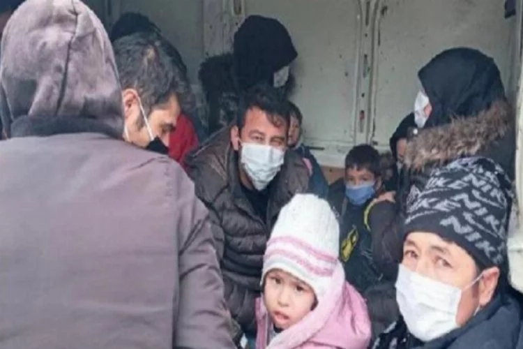 Kapalı kasa minibüste 38 kaçak göçmen yakalandı