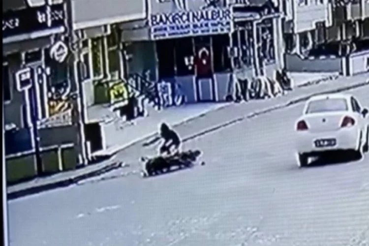 Bursa'da motosiklet sürücüsüne otomobil çarptı