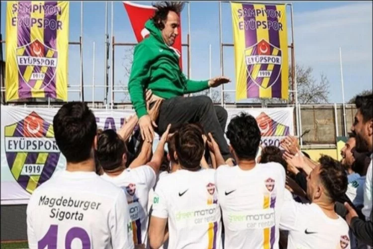 Eyüpspor'da TFF 1. Lig'e yükselmenin sevinci yaşanıyor