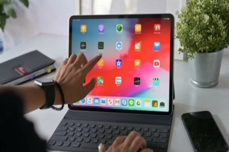 Apple'a bir şok daha: Üst düzey iPad'e parça bulamıyorlar