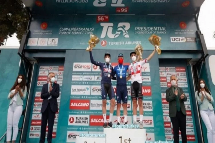Cumhurbaşkanlığı Türkiye Bisiklet Turu Alanya-Kemer etabını Mark Cavendish kazandı