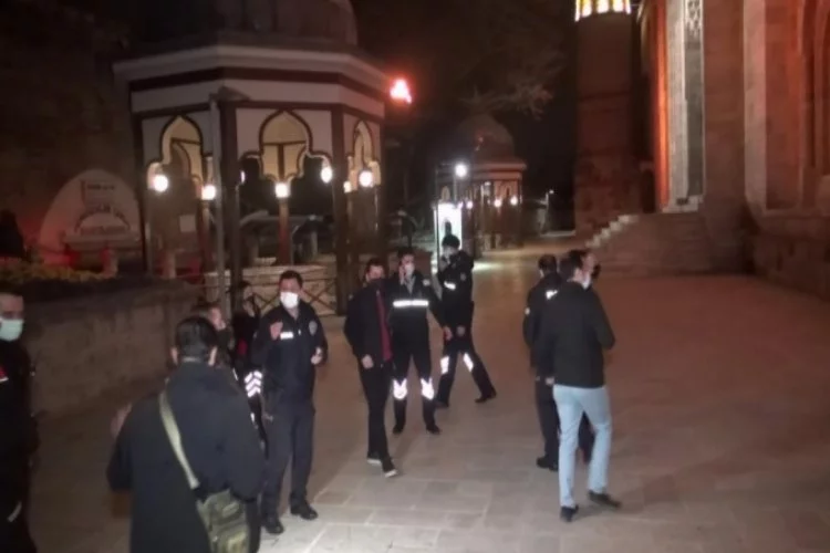 Bursa'da Ulu Cami'ye balyozlu saldırı!