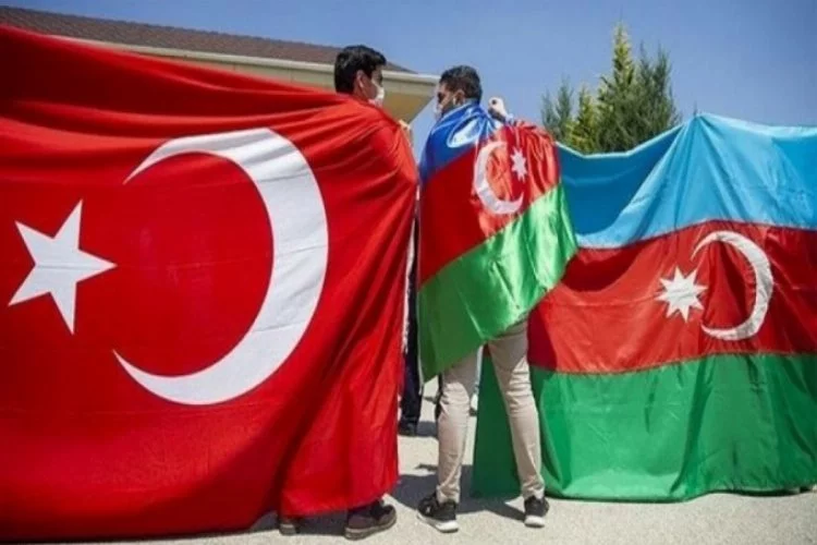 Azerbaycan'dan Türkiye'ye övgü