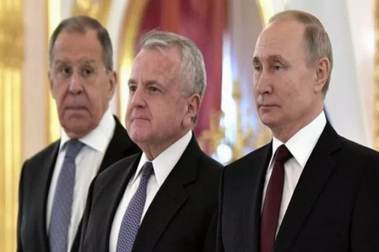 Aixos: ABD'nin Rusya Büyükelçisi, Moskova'dan ayrılmadı