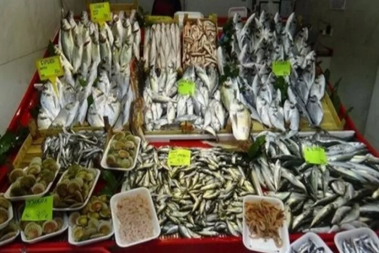 Av yasağına rağmen Çanakkale'de balık tezgahları doldu