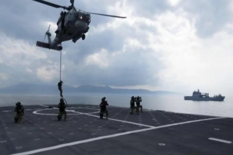 'Anadolu' için deniz piyadeleri ve helikopterle hazırlık