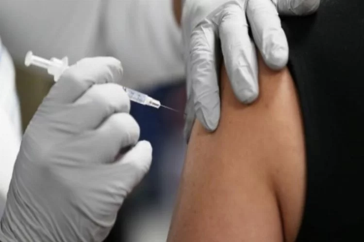 Avustralya'da aşı olmayı reddeden işten çıkarılabilecek