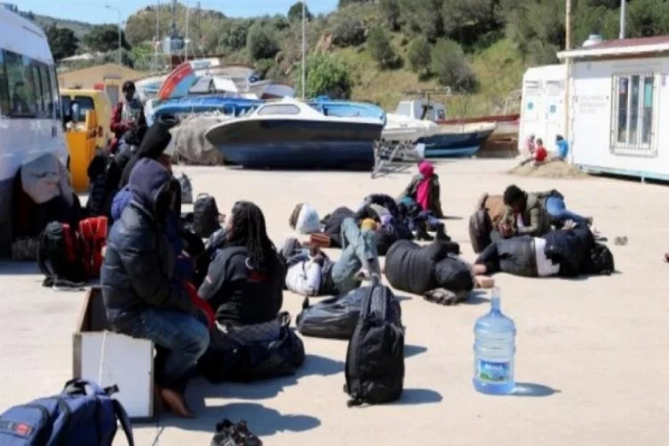 Yunanistan'ın ölüme terk ettiği 23 göçmen kurtarıldı