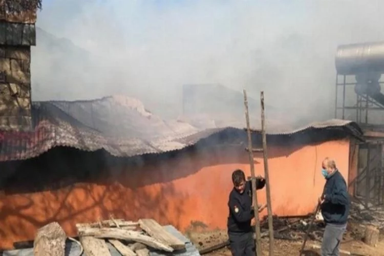 Kahramanmaraş'ta ev yangını! 25 bin TL kül oldu