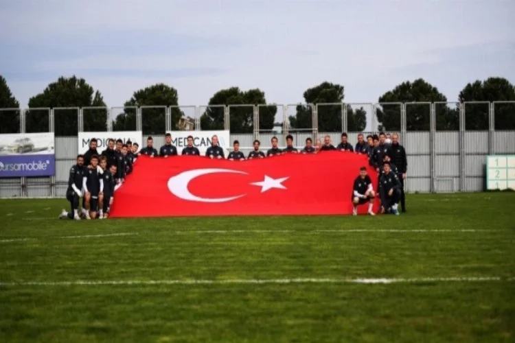 Bursaspor A ve U19 takımlarından 23 Nisan paylaşımı