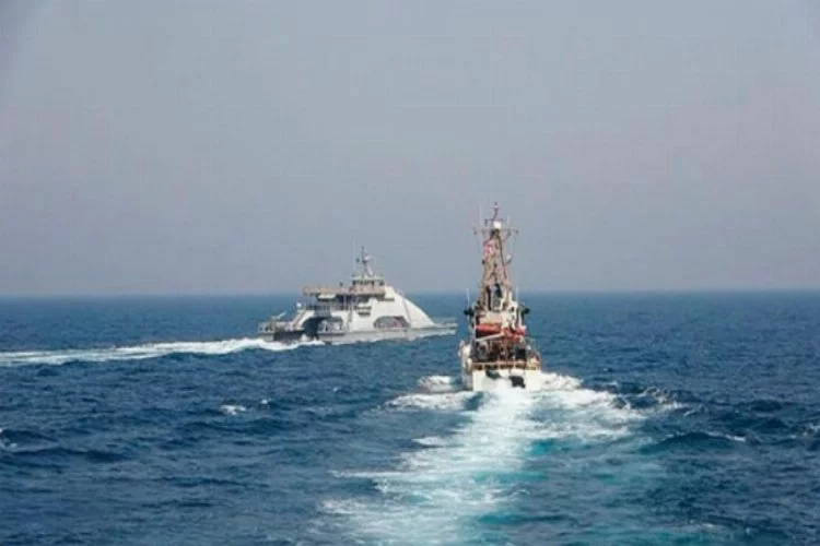 ABD ve İran gemileri bir kez daha karşı karşıya