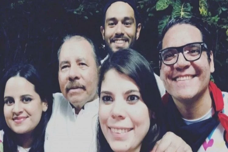 Daniel Ortega'nın aile saadeti: Karısı yardımcısı, 8 çocuğu ise danışman