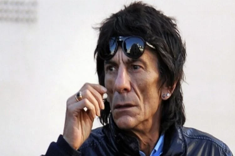 Rolling Stones'un gitaristi Ronnie Wood tekrar hastalığa yakalandı
