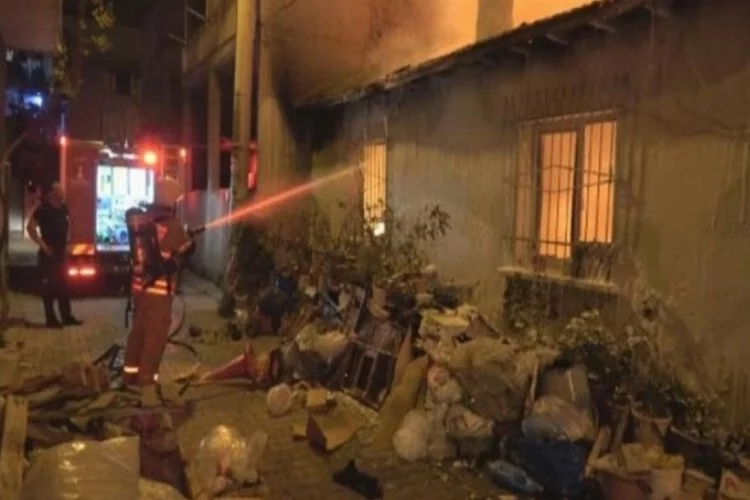 İzmir'de yangın paniği! 1 kişi yaralandı
