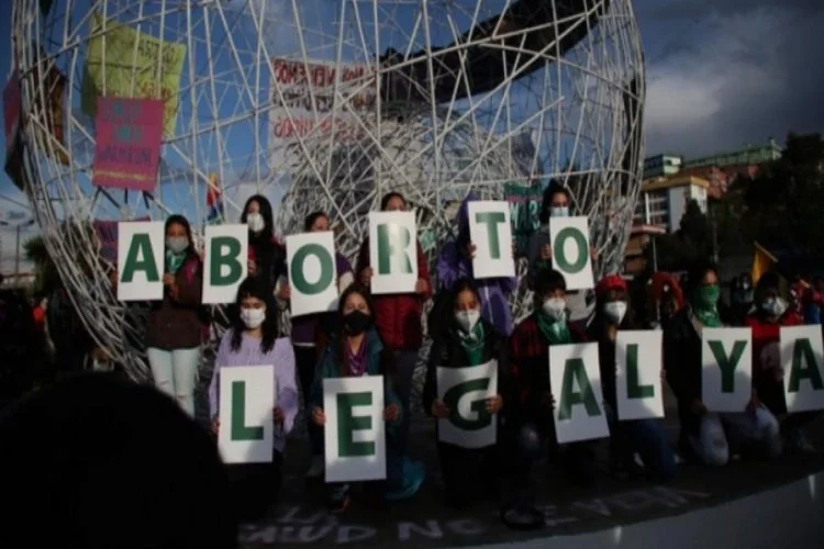 Ekvador'da tecavüz vakalarında kürtaj artık suç değil