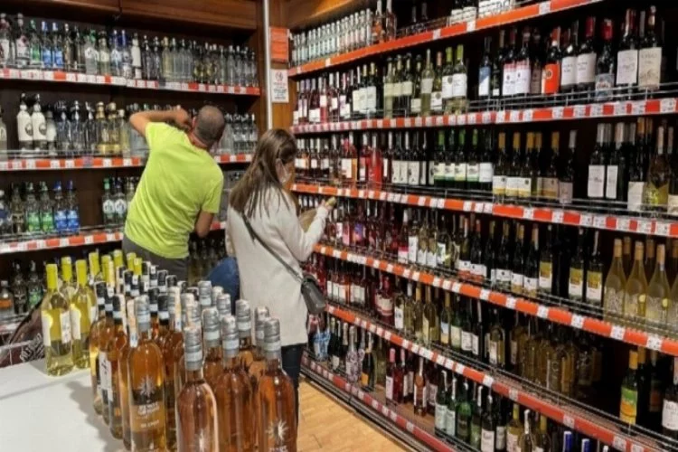 Reuters'tan kapanmada alkol analizi: Raflar boşaldı