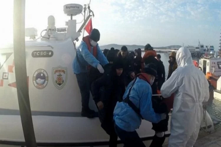 Türk karasularına itilen 63 kaçak göçmen kurtarıldı