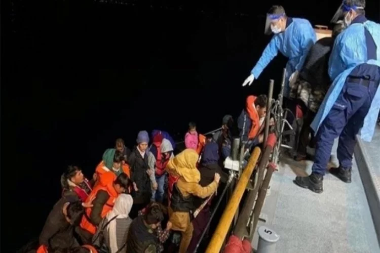 56 düzensiz göçmen kurtarıldı