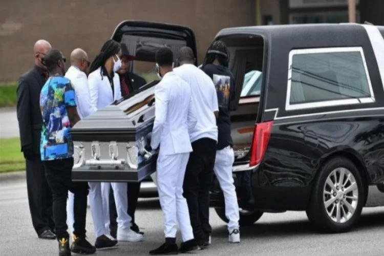 Siyahi Andrew Brown için cenaze töreni yapıldı