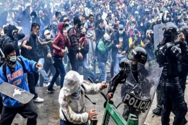 Kolombiya'da hükümet karşıtı gösterilerde 24 kişi öldü