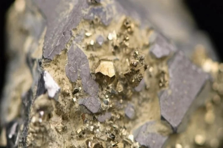 Altın madenciliğinde arama geliştirme çalışmaları için 10 milyar dolar gerekiyor