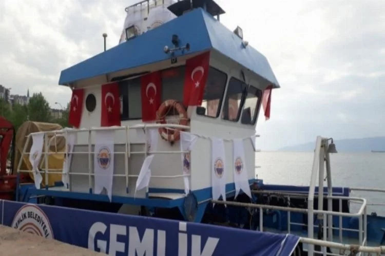Bursa Gemlik Belediyesi, deniz temizliği için gemi kiraladı