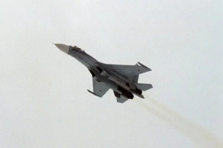 Rus Su-27 avcı uçaklarından Mirage 2000 jetlerine önleme