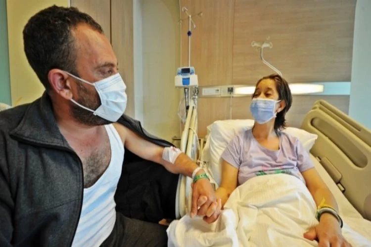 'Tatile gidiyoruz' diyerek Bursa'da hastaneye getirdiği eşine böbreğini verdi