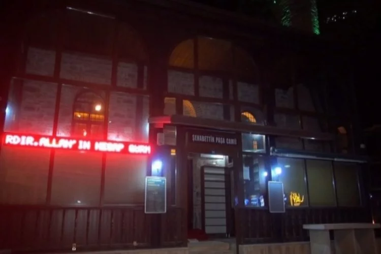 Bursa'da hırsızlar cami aydınlatmasını çaldı