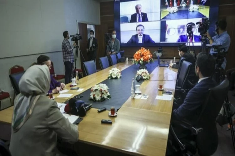 Siyasi partiler video konferans aracılığıyla bayramlaştı