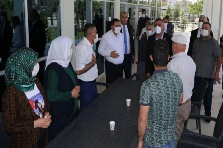 Evlat nöbetindeki ailelerden CHP'li vekile 'HDP' tepkisi