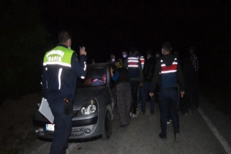 Bursa'da yol kesip husumetlilerine saldırdılar: Yaralılar var