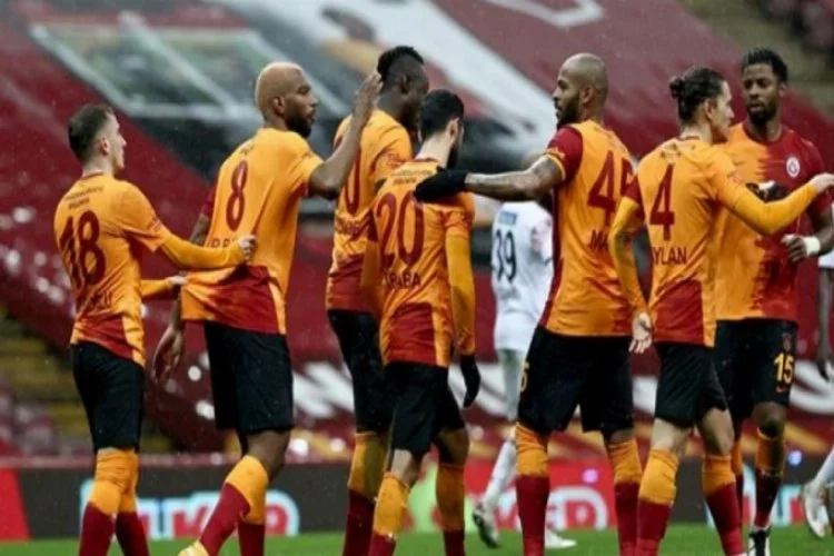 Galatasaray'da Fatih Terim ve 12 futbolcu boşa çıktı