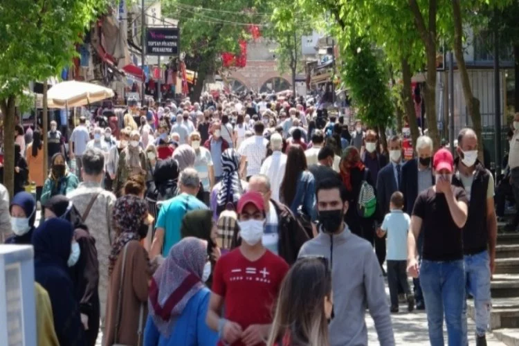 Bursa'da tam kapanmanın ardından sokaklar doldu taştı!
