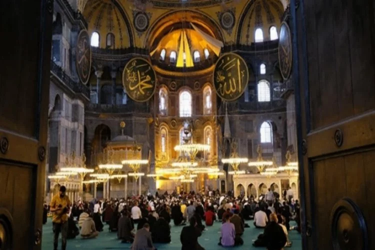 İstanbul'da camilerde Kudüs için Kur'an-ı Kerim okundu