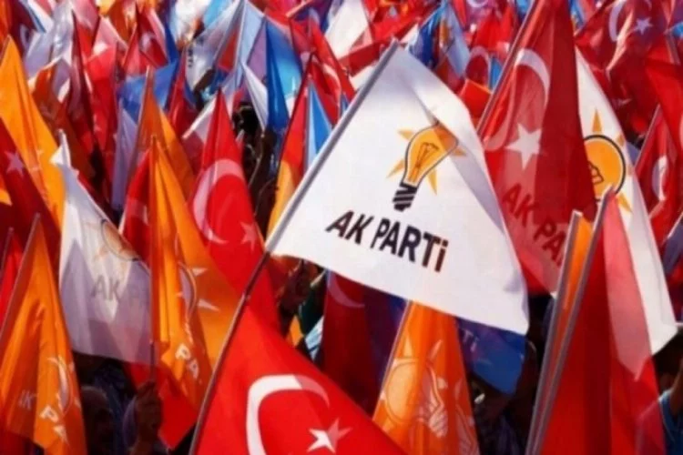 AK Partili başkanın geçmişte partisini eleştirdiği paylaşımlar ortalığı karıştırdı!