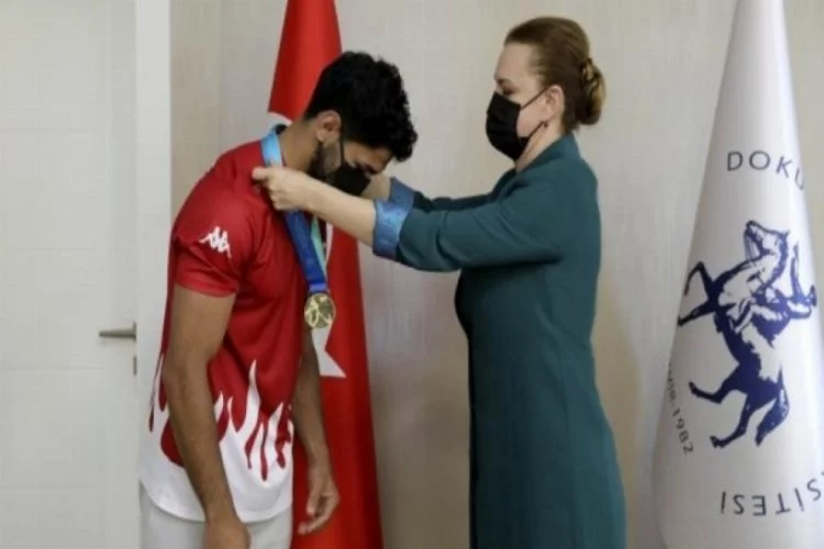 Rakibi dopingli çıkınca Türk sporcu Wushu Dünya Şampiyonu oldu