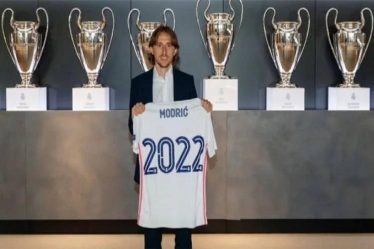 Modric 1 yıl daha Real Madrid'de