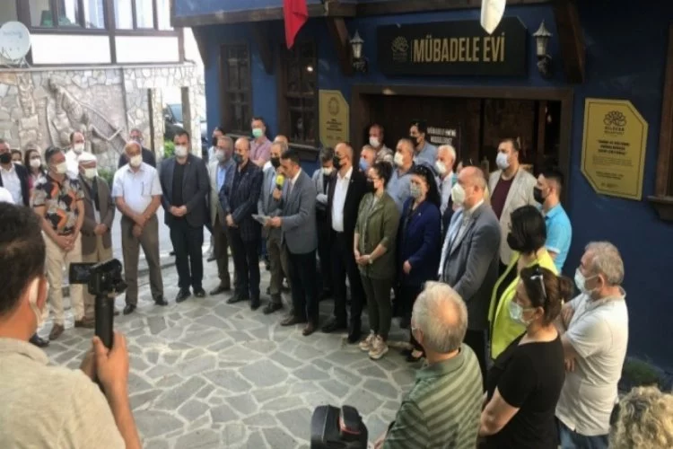 İYİ Parti Bursa Akçakoca Müftüsü'nü protesto etti
