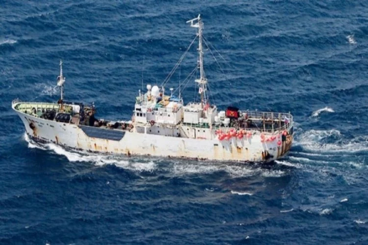 Rus gemisi ile Japon balıkçı teknesi çarpıştı: 3 ölü