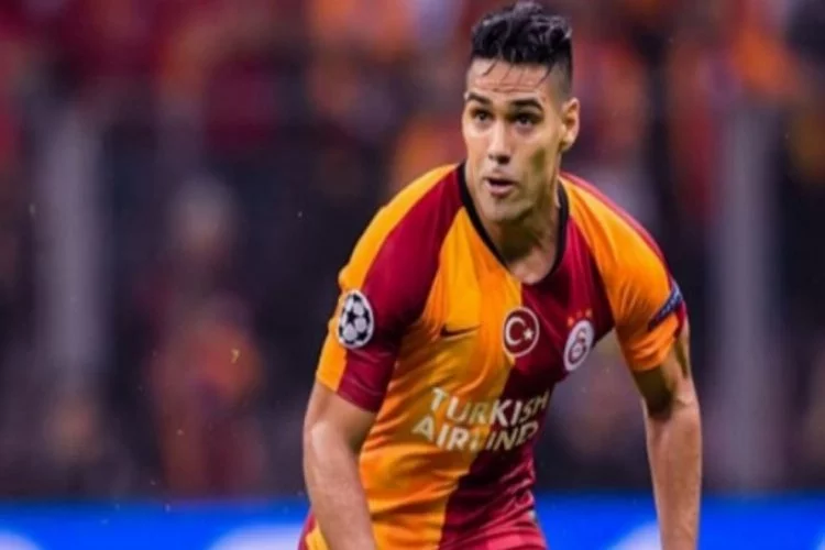 Galatasaray, Falcao'yu takımdan ayrılmaya ikna edemiyor