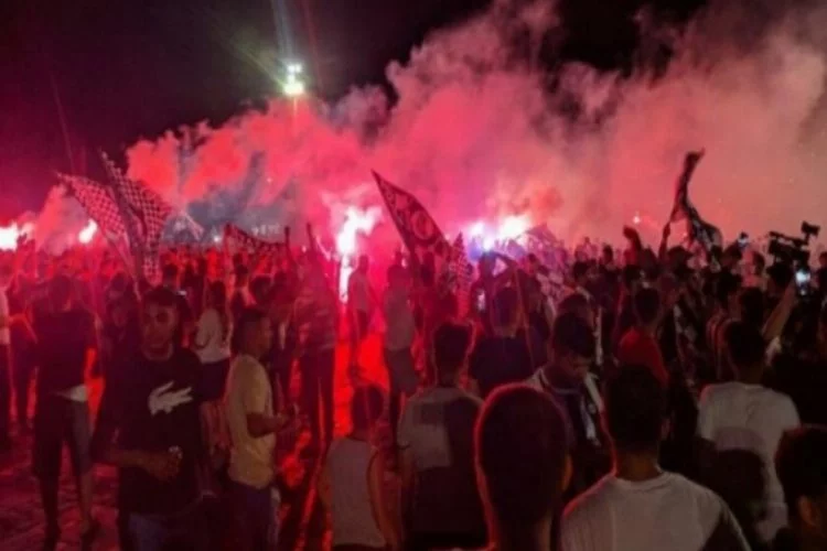 Altay'ın Süper Lig'e çıkmasıyla binlerce taraftar meydanlara akın etti