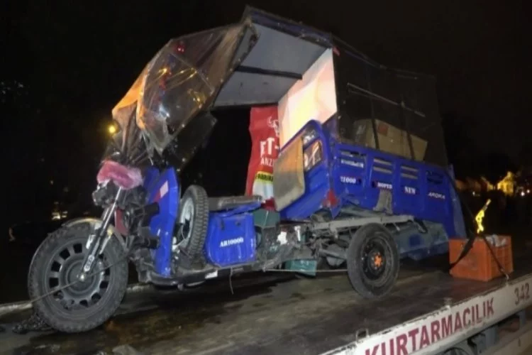 Bursa'da boş yolda kırmızı ışık ihlali yapan motosikletli kazaya neden oldu!