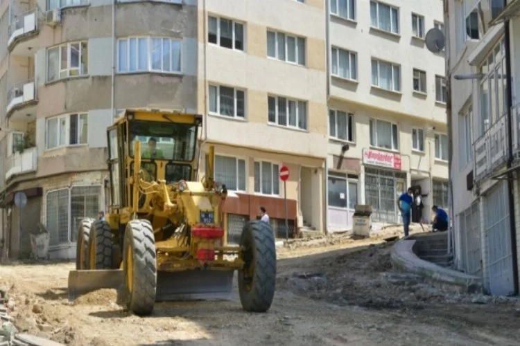 Bursa'da Yeşil'in yolları yenileniyor