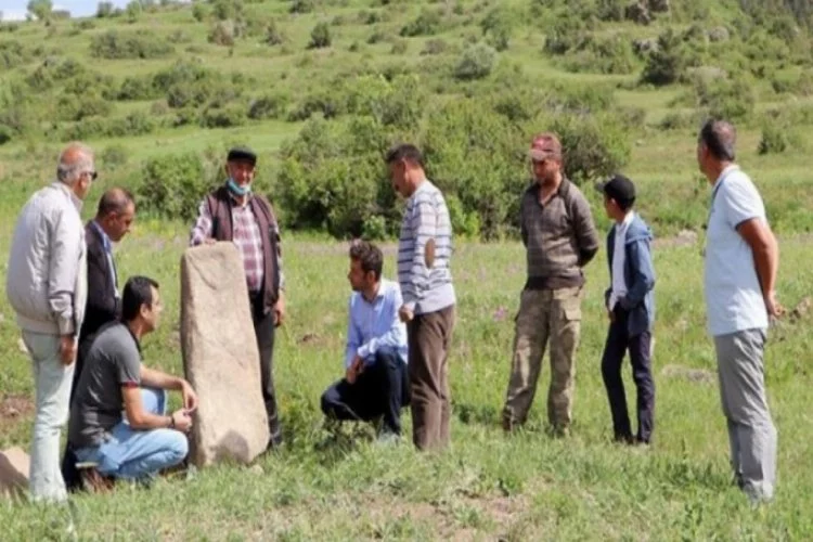 Erzurum'da 3 bin 500 yıllık taşbaba heykeli bulundu